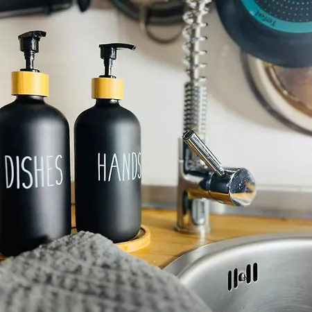 Ruhig & Zentral - 2 Kingsize Betten - Wi-fi *