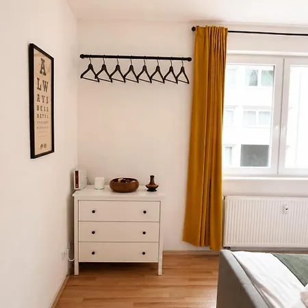 Ruhig & Zentral - 2 Kingsize Betten - Wi-fi